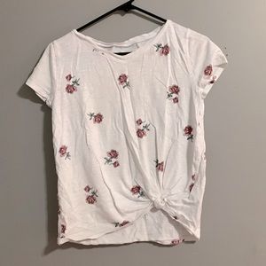 Cute rose tie top!🌹